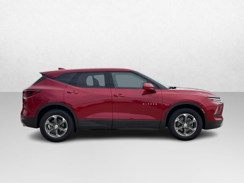 Chevrolet Blazer Vehicle Image 02