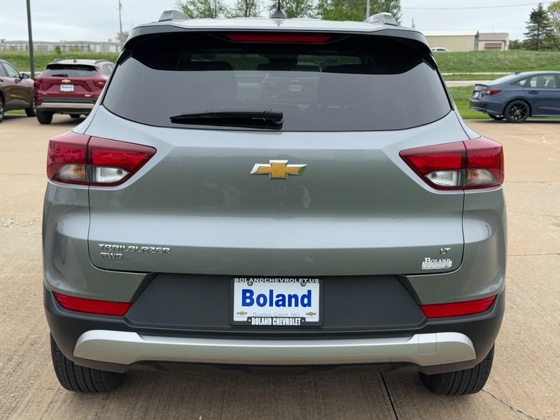 Chevrolet TrailBlazer Vehicle Full-screen Gallery Image 04