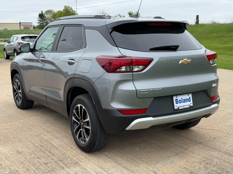 Chevrolet TrailBlazer Vehicle Full-screen Gallery Image 06