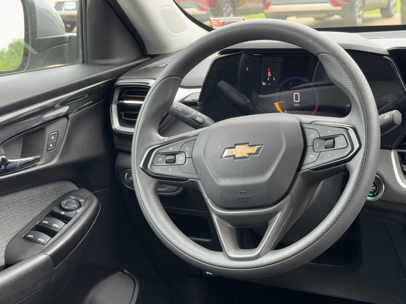 Chevrolet TrailBlazer Vehicle Full-screen Gallery Image 12