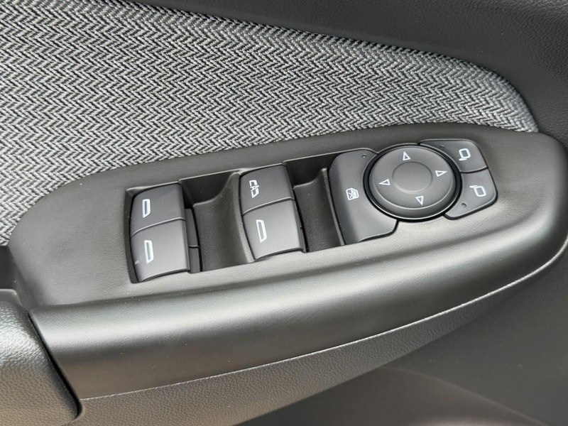 Chevrolet TrailBlazer Vehicle Full-screen Gallery Image 21