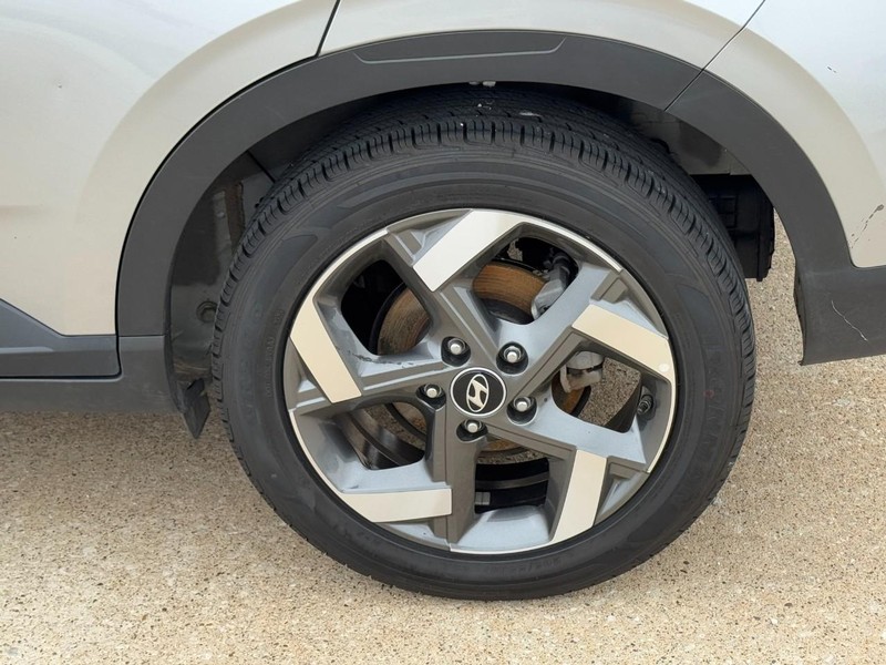 Hyundai Venue Vehicle Image 07