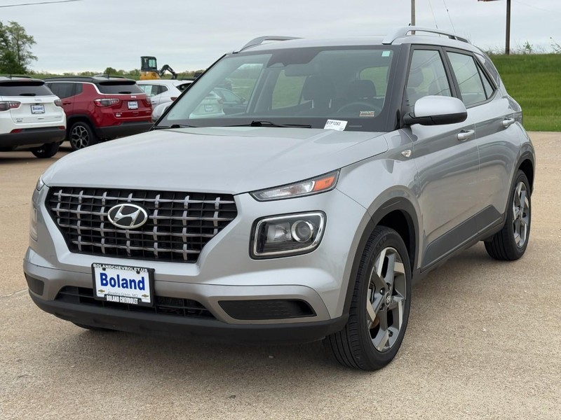 Hyundai Venue Vehicle Image 08