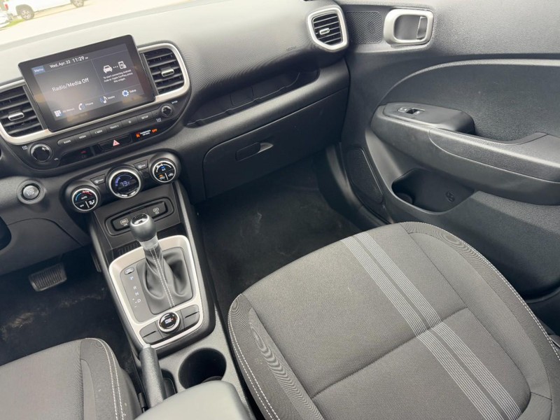 Hyundai Venue Vehicle Image 15