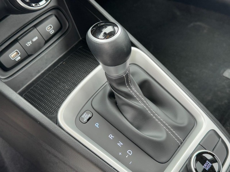 Hyundai Venue Vehicle Image 19