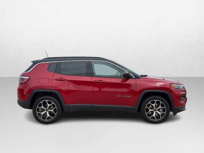 Jeep Compass Vehicle Image 02