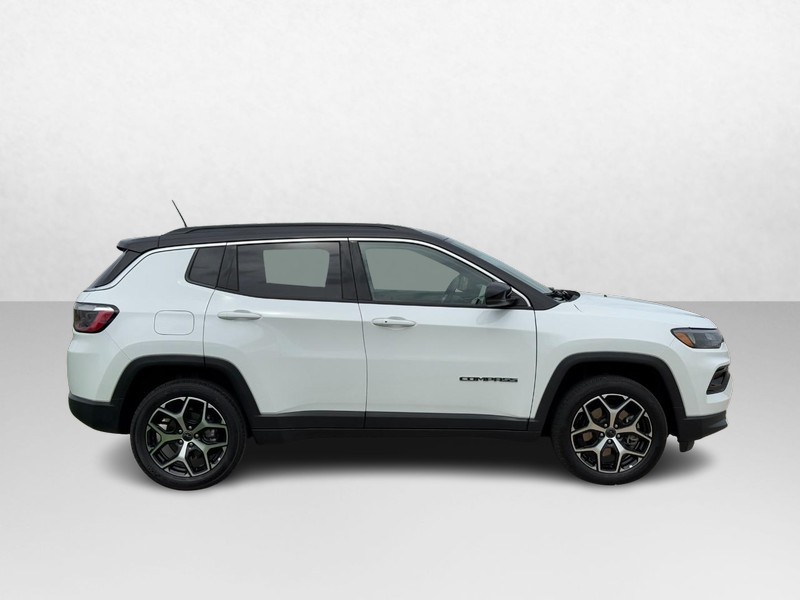 Jeep Compass Vehicle Image 02