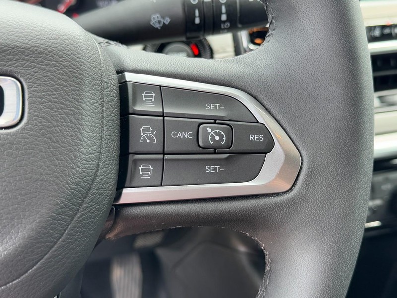 Jeep Compass Vehicle Image 17