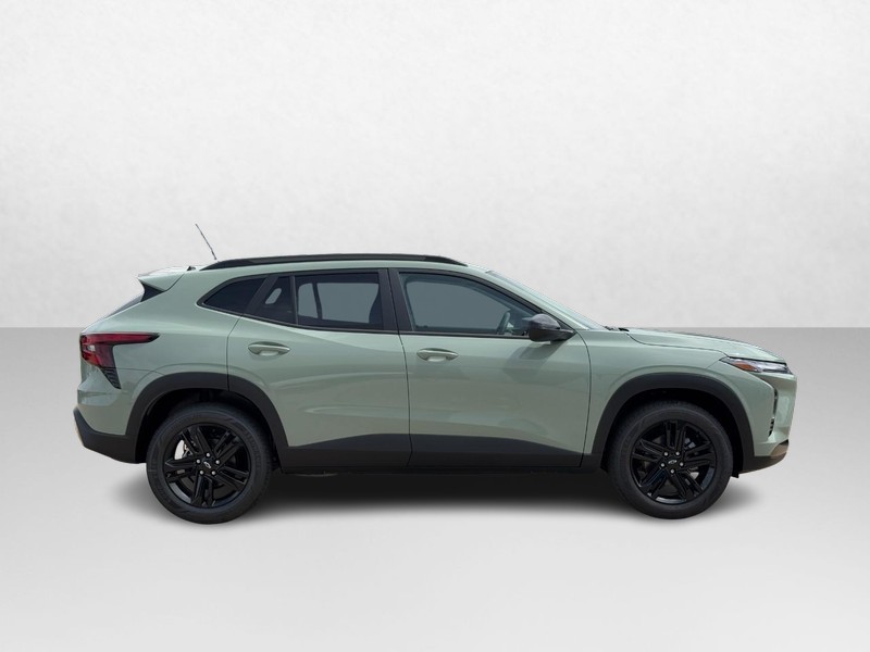 Chevrolet Trax Vehicle Image 02