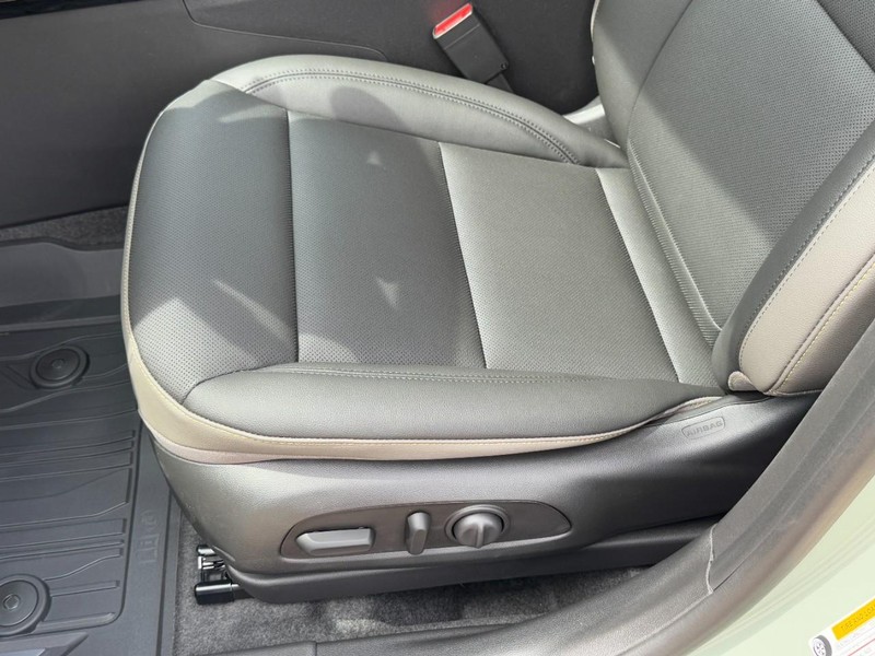 Chevrolet Trax Vehicle Image 15