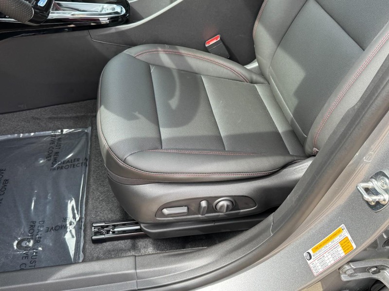 Chevrolet Trax Vehicle Image 15