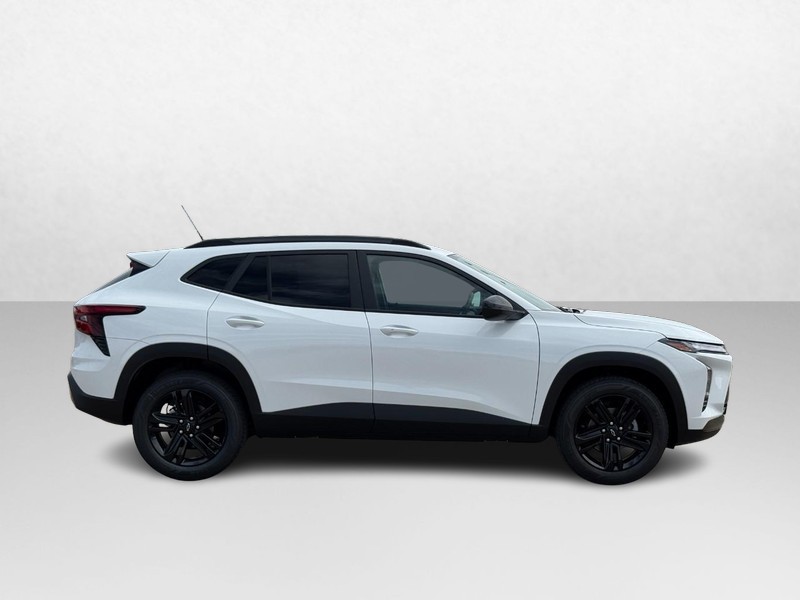 Chevrolet Trax Vehicle Image 02