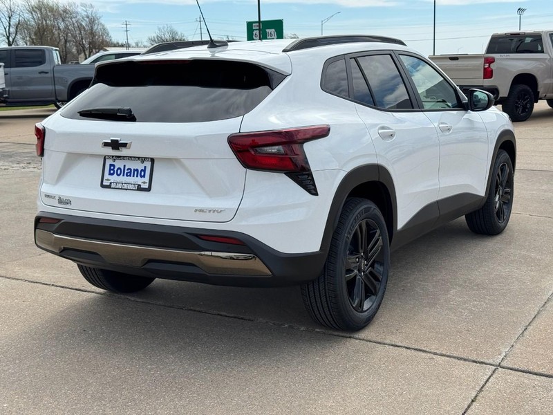 Chevrolet Trax Vehicle Image 03