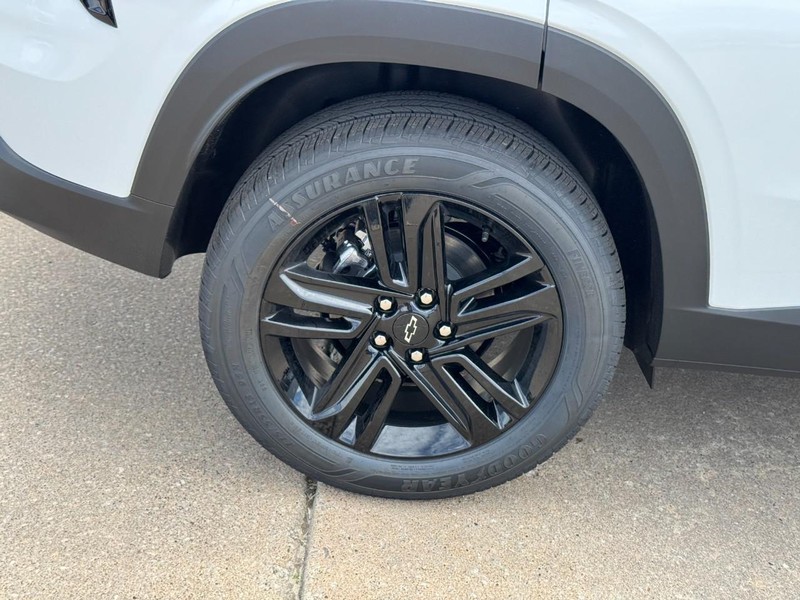 Chevrolet Trax Vehicle Image 04