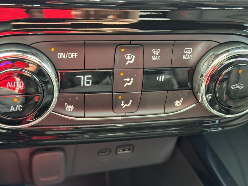 Chevrolet Trax Vehicle Image 14