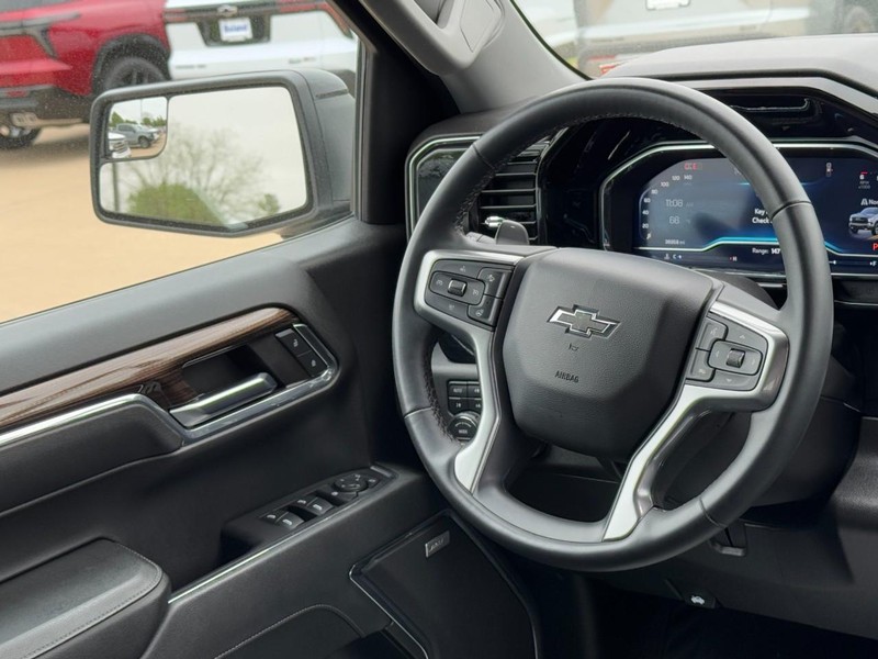 Chevrolet Silverado 1500 Vehicle Image 12