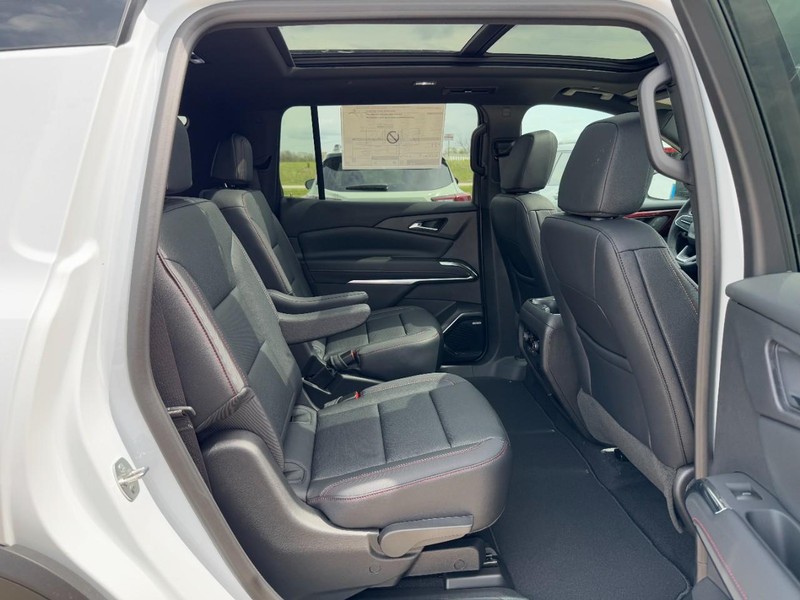 Chevrolet Traverse Vehicle Image 05