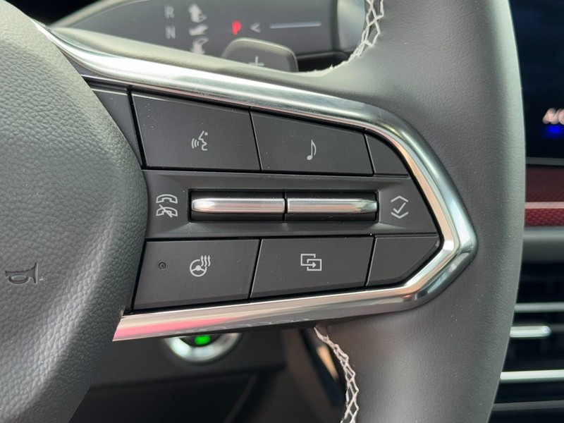 Chevrolet Traverse Vehicle Image 12