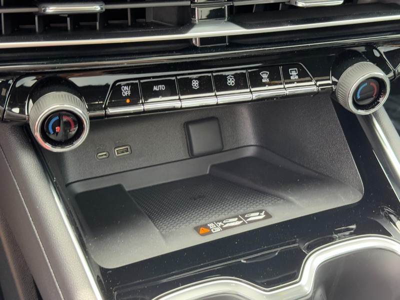 Chevrolet Traverse Vehicle Image 13