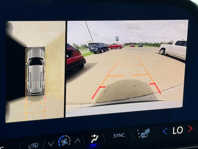 Chevrolet Traverse Vehicle Image 15