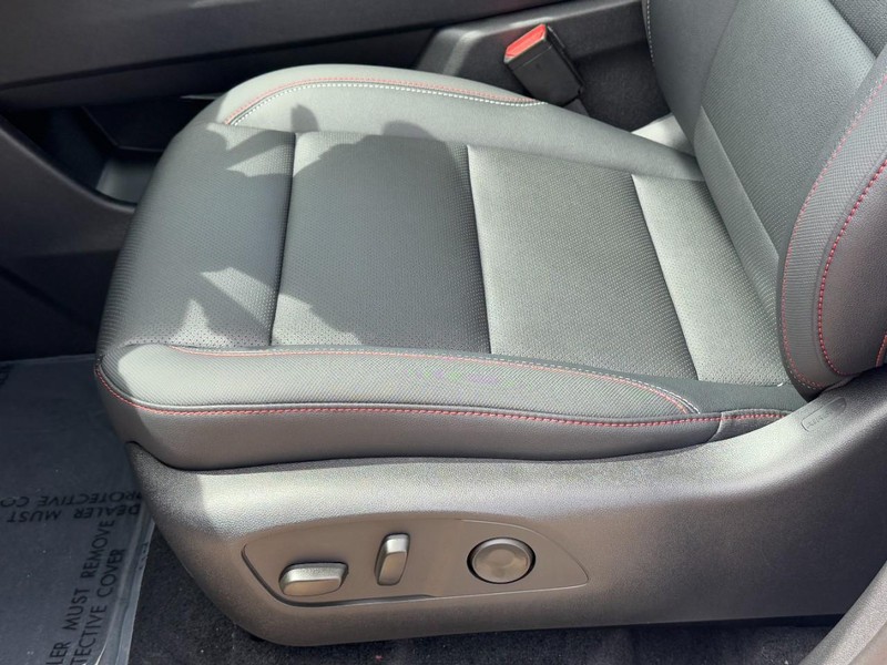 Chevrolet Traverse Vehicle Image 16