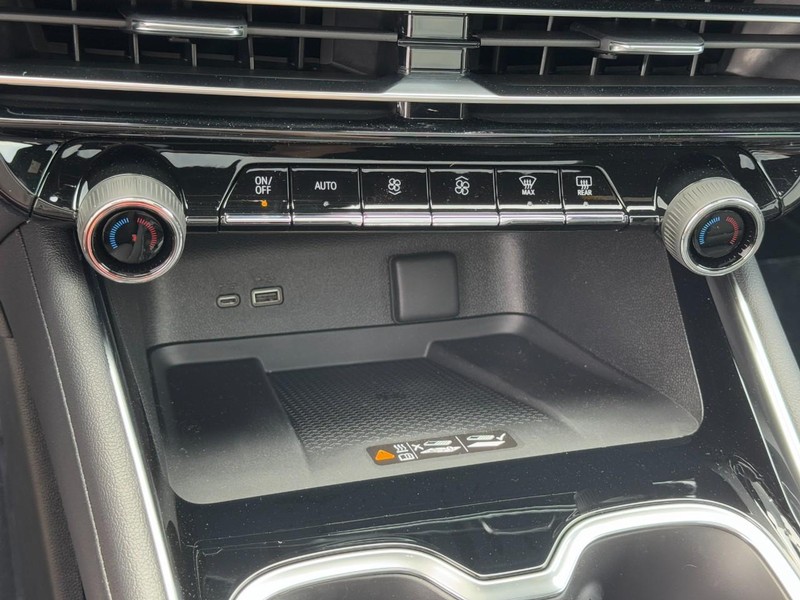 Chevrolet Traverse Vehicle Image 14