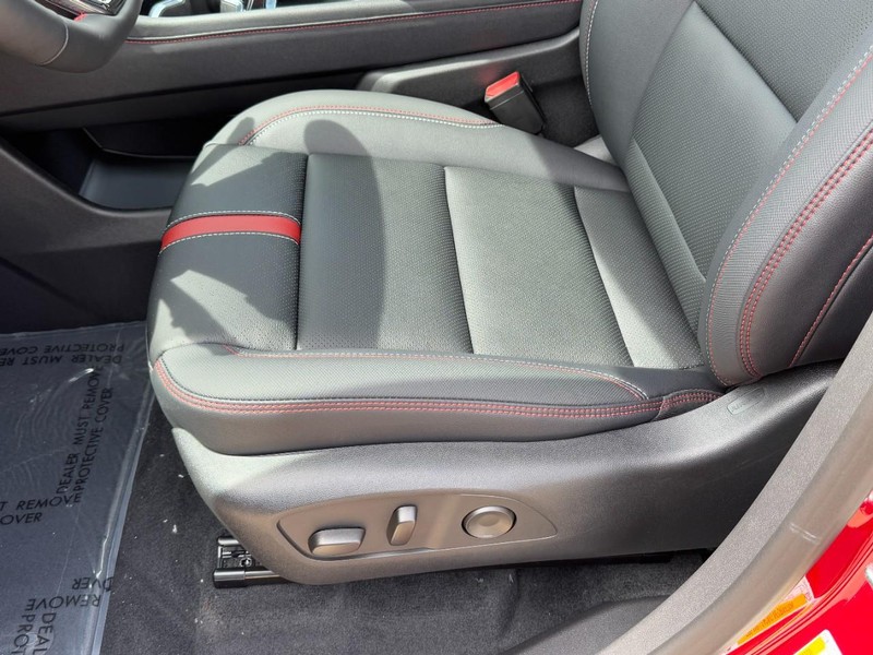 Chevrolet Traverse Vehicle Image 17