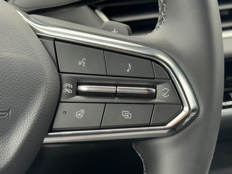 Chevrolet Equinox Vehicle Image 11