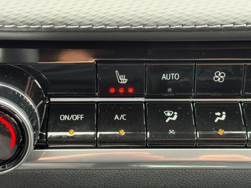 Chevrolet Equinox Vehicle Image 12