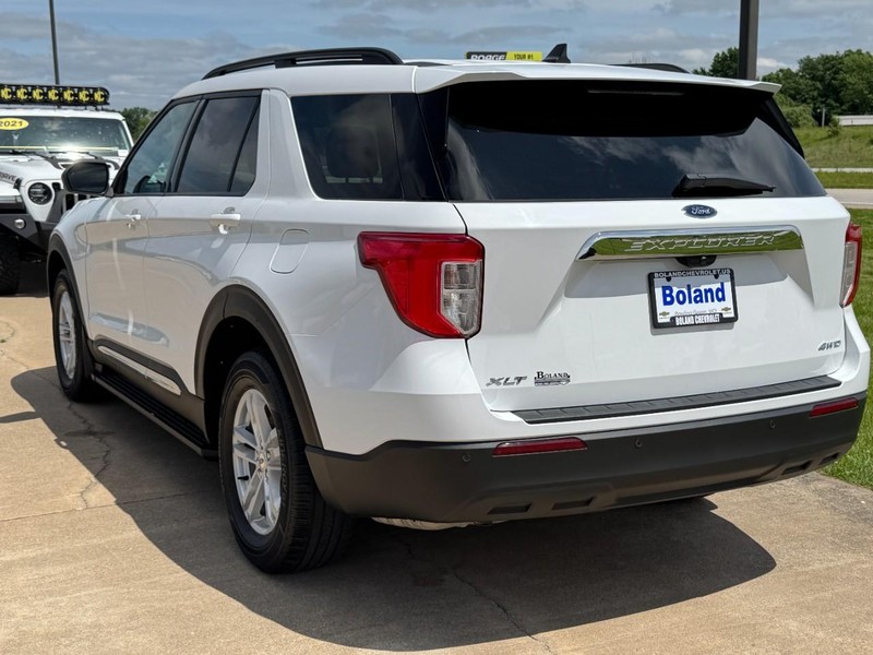Ford Explorer Vehicle Image 06