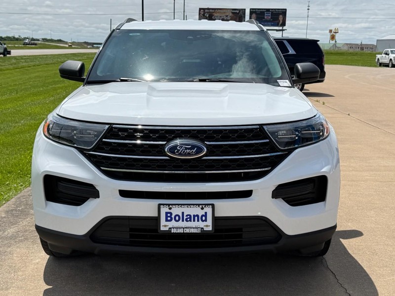 Ford Explorer Vehicle Image 09