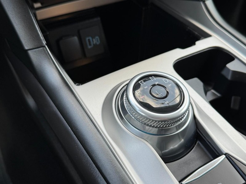 Ford Explorer Vehicle Image 20