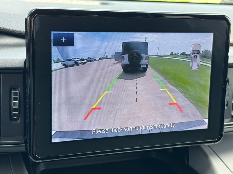 Ford Explorer Vehicle Image 22