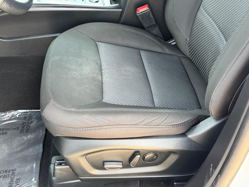 Ford Explorer Vehicle Image 24
