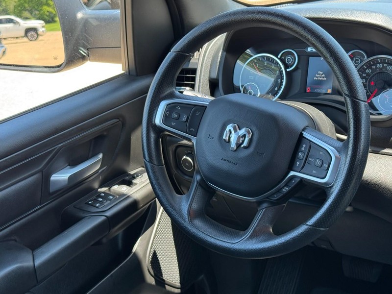 Ram 1500 Vehicle Image 12