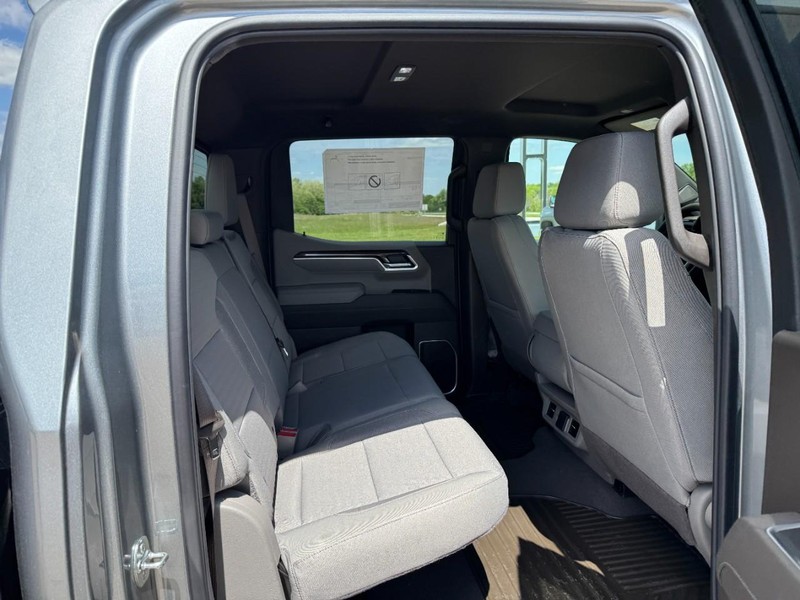 Chevrolet Silverado 1500 Vehicle Image 05