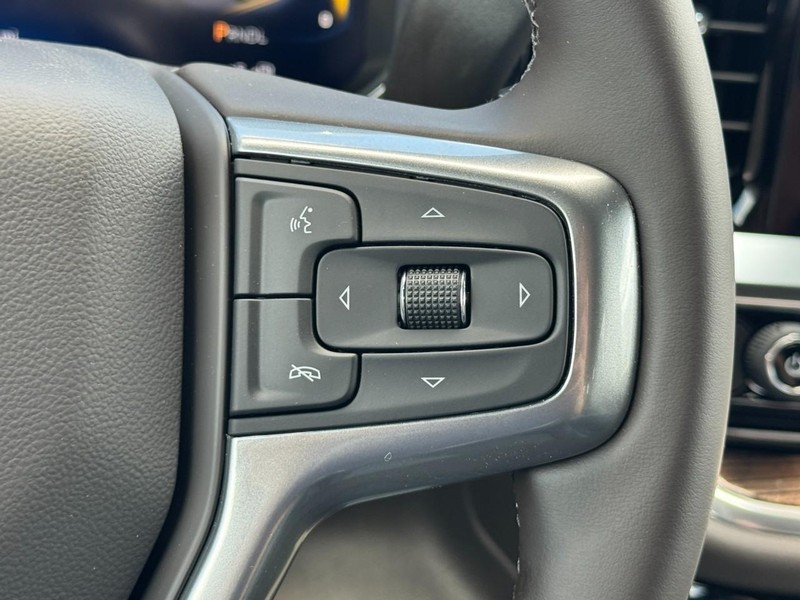 Chevrolet Silverado 1500 Vehicle Image 11