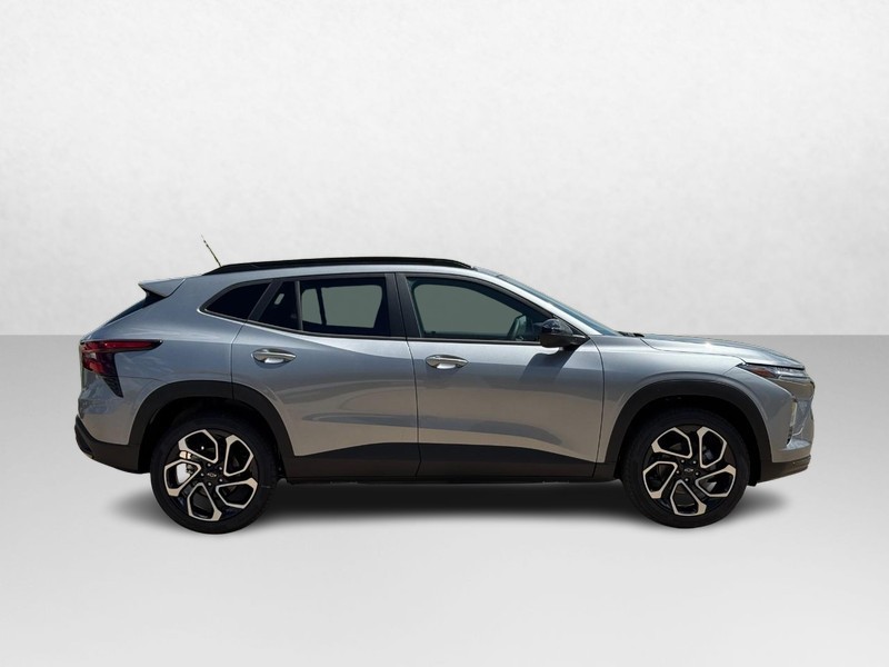 Chevrolet Trax Vehicle Image 02