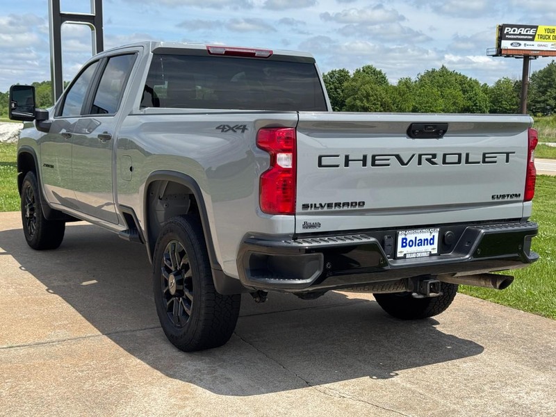 Chevrolet Silverado 2500HD Vehicle Image 06