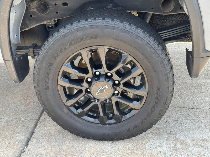 Chevrolet Silverado 2500HD Vehicle Image 07
