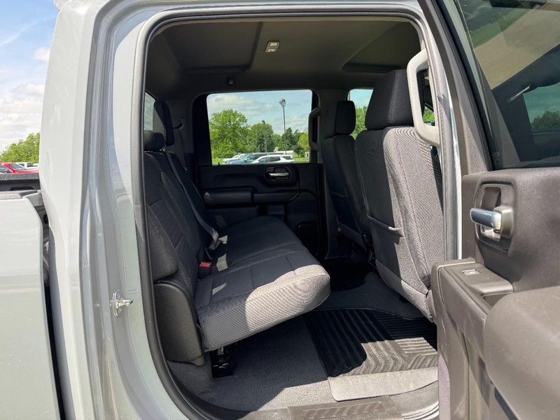 Chevrolet Silverado 2500HD Vehicle Image 10