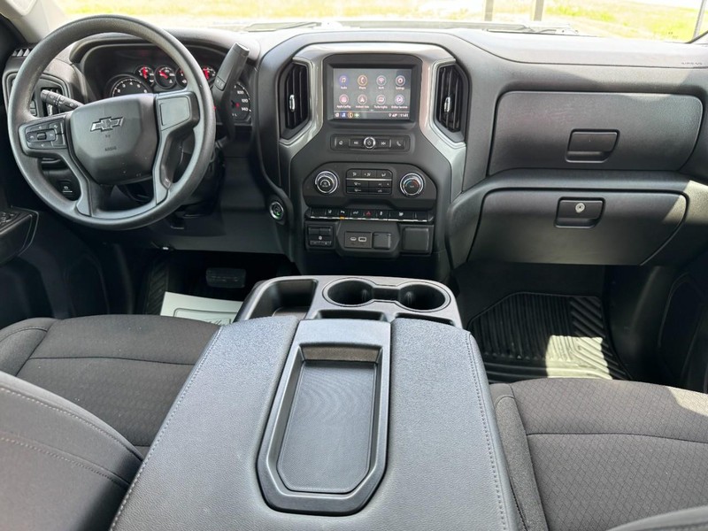 Chevrolet Silverado 2500HD Vehicle Image 11