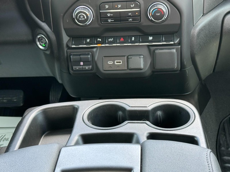 Chevrolet Silverado 2500HD Vehicle Image 14
