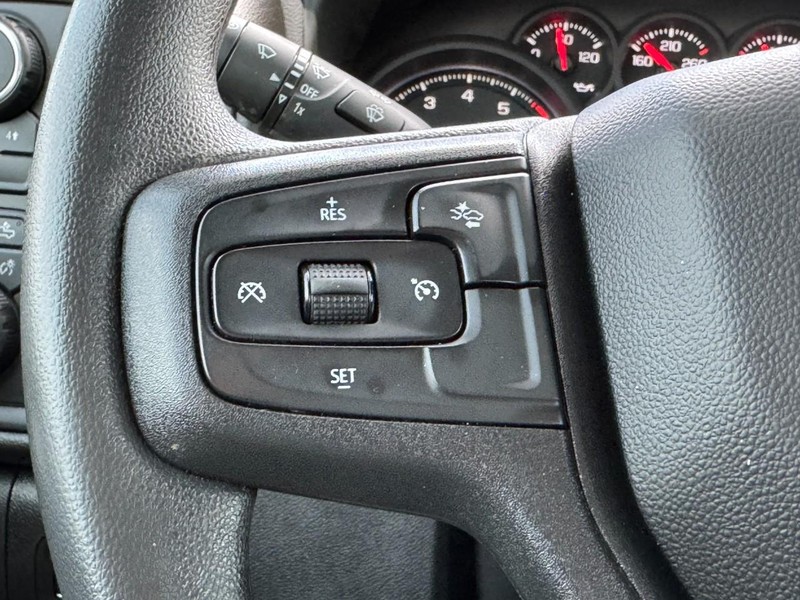 Chevrolet Silverado 2500HD Vehicle Image 16