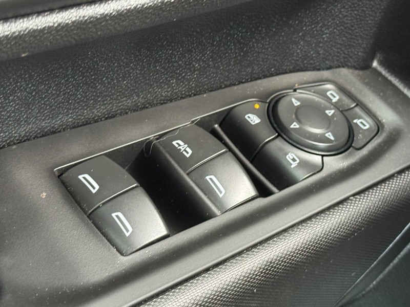 Chevrolet Silverado 2500HD Vehicle Image 20