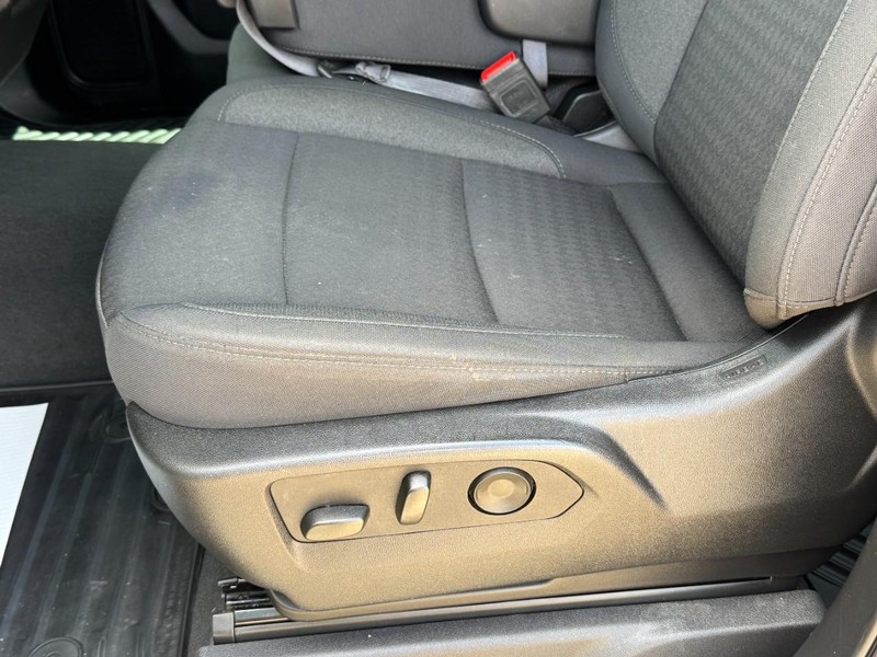 Chevrolet Silverado 2500HD Vehicle Image 21