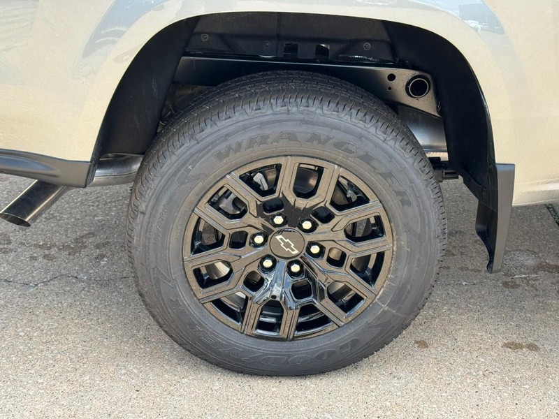 Chevrolet Colorado Vehicle Image 04