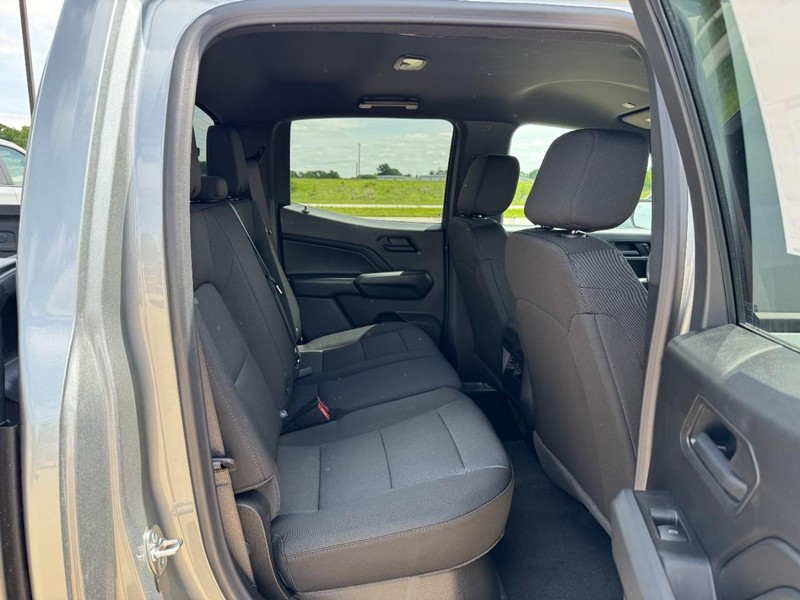 Chevrolet Colorado Vehicle Image 05