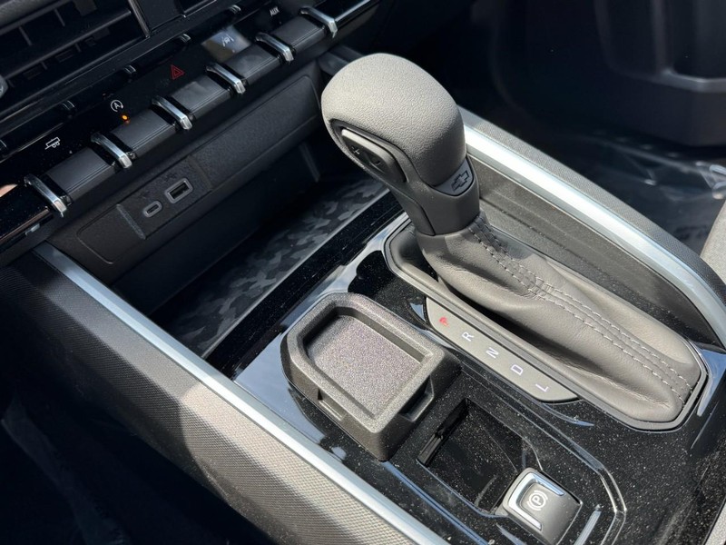 Chevrolet Colorado Vehicle Image 12