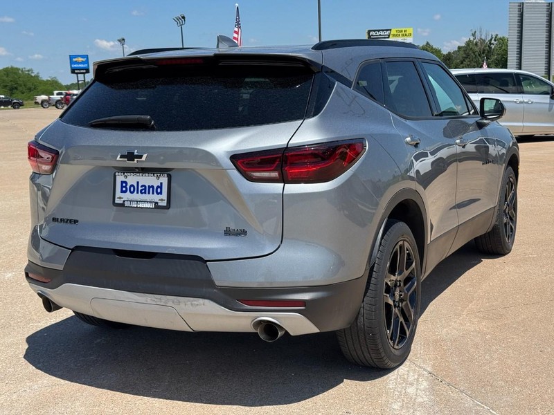 Chevrolet Blazer Vehicle Image 03
